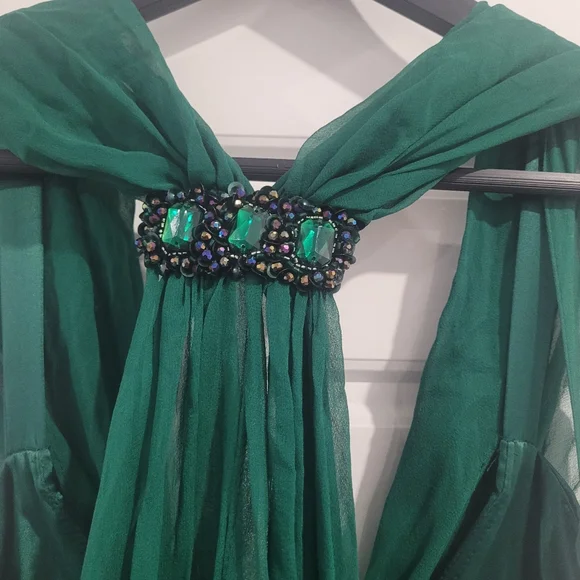 NWT gown - Picture 4 of 7